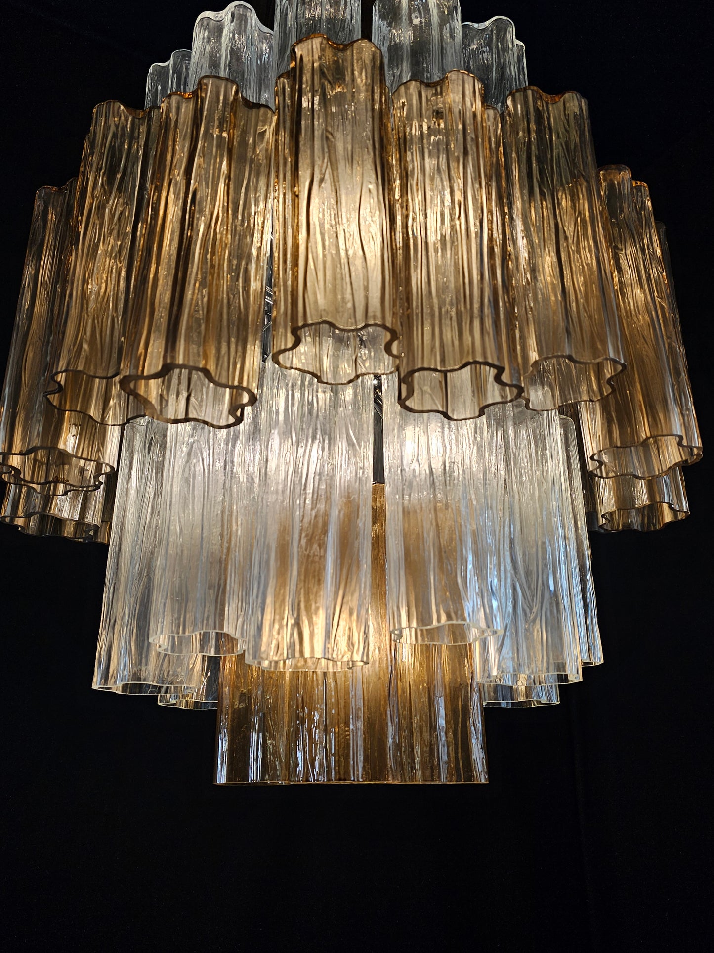 Lampadario di Murano con Vetri tronchi fatti a mano fumè e cristallo. Designed and Made in Venice,Italy