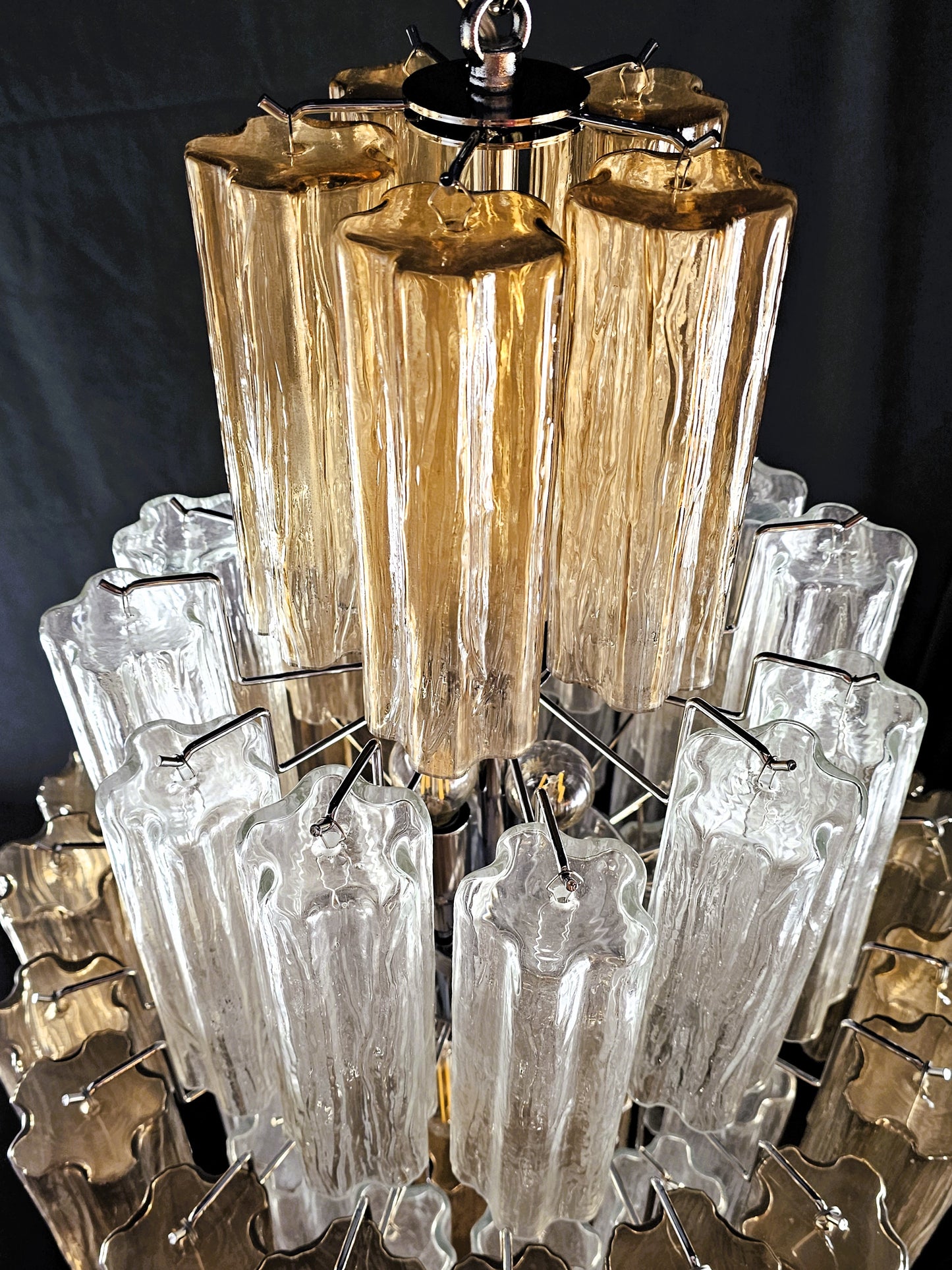 Lampadario di Murano con Vetri tronchi fatti a mano fumè e cristallo. Designed and Made in Venice,Italy