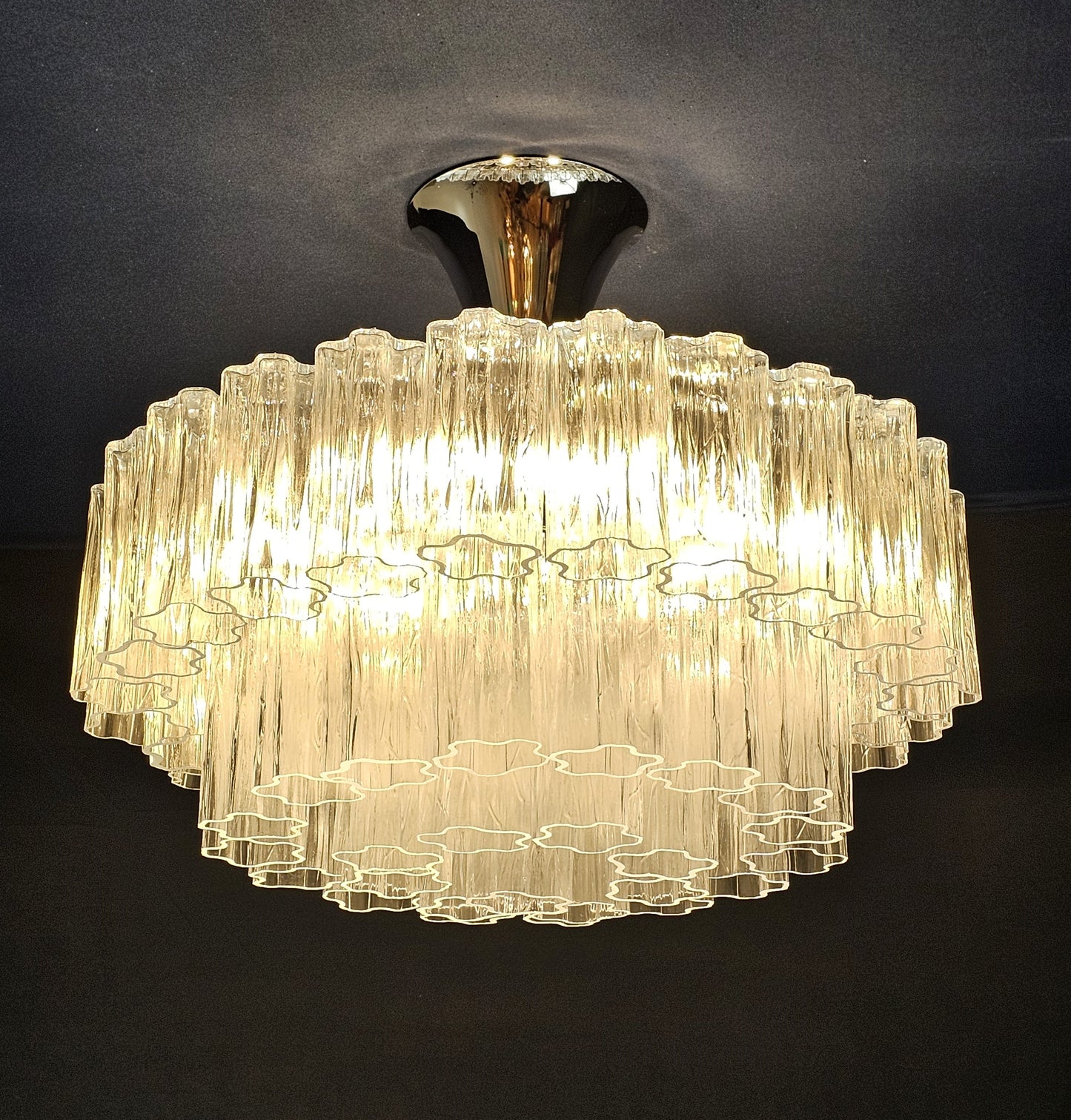 Lampadario di Murano a Vetri tronchi in cristallo fatti a mano. Designed and Made in Murano ,Italy
