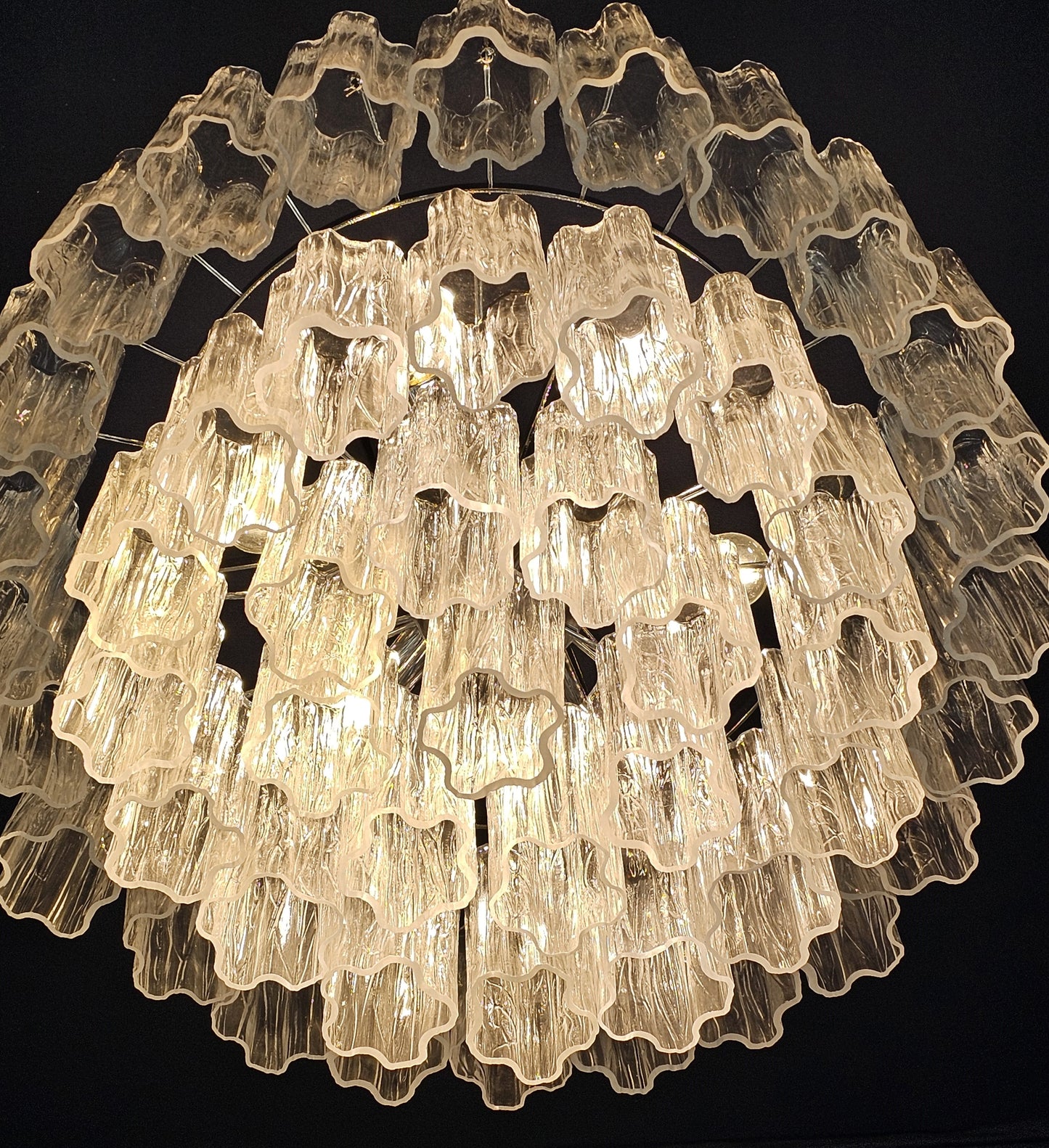 Lampadario di Murano a Vetri tronchi in cristallo fatti a mano. Designed and Made in Murano ,Italy