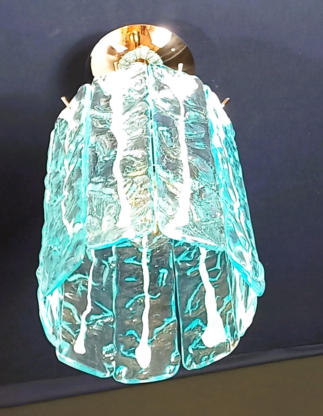 Lampadario di Murano stile Murrina, con Vetri di Murano listelli cristallo fatti a mano, acquamare e bianco. Designed and made in Venice Italy.