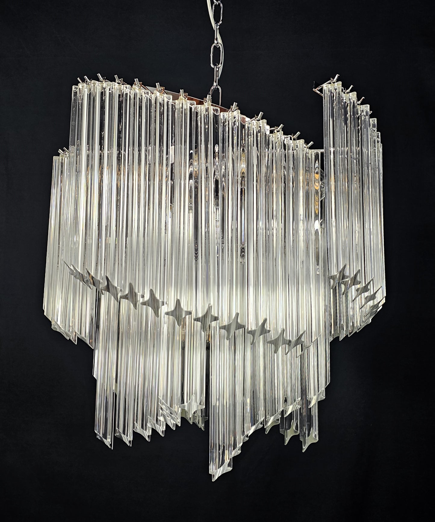 Lampadario Vintage Murano, stile Venini, anni'80.Modello ventaglio.Vetri prismi quadriedri di Murano incristallo.Designed and Made in Italy.