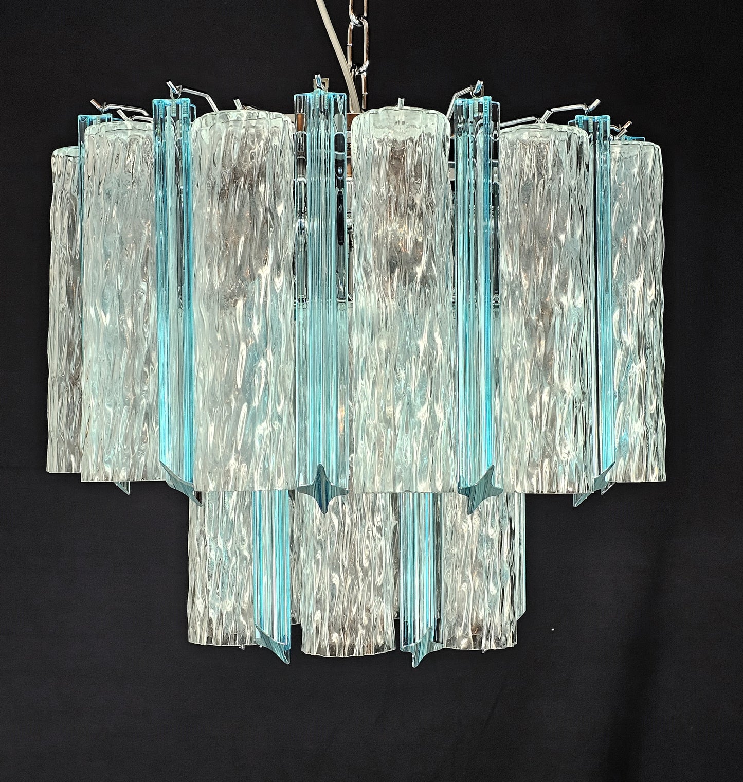 Lampadario Vintage di Murano, stile Barovier, anni'80. Con vetri di Murano prismi e tubi cilindro in cristallo. Designed and made in Italy