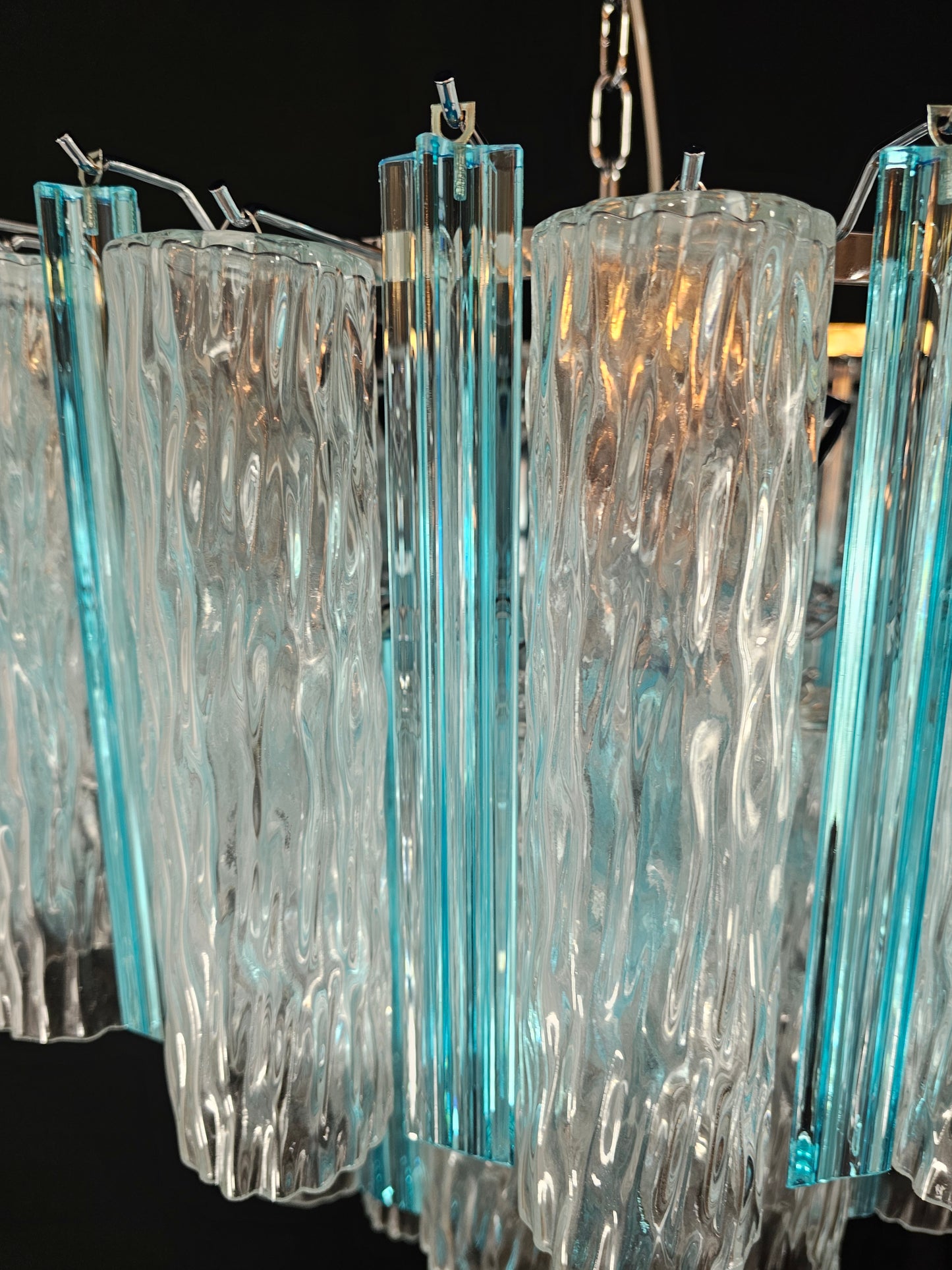Lampadario Vintage di Murano, stile Barovier, anni'80. Con vetri di Murano prismi e tubi cilindro cristallo. Designed and made in Italy