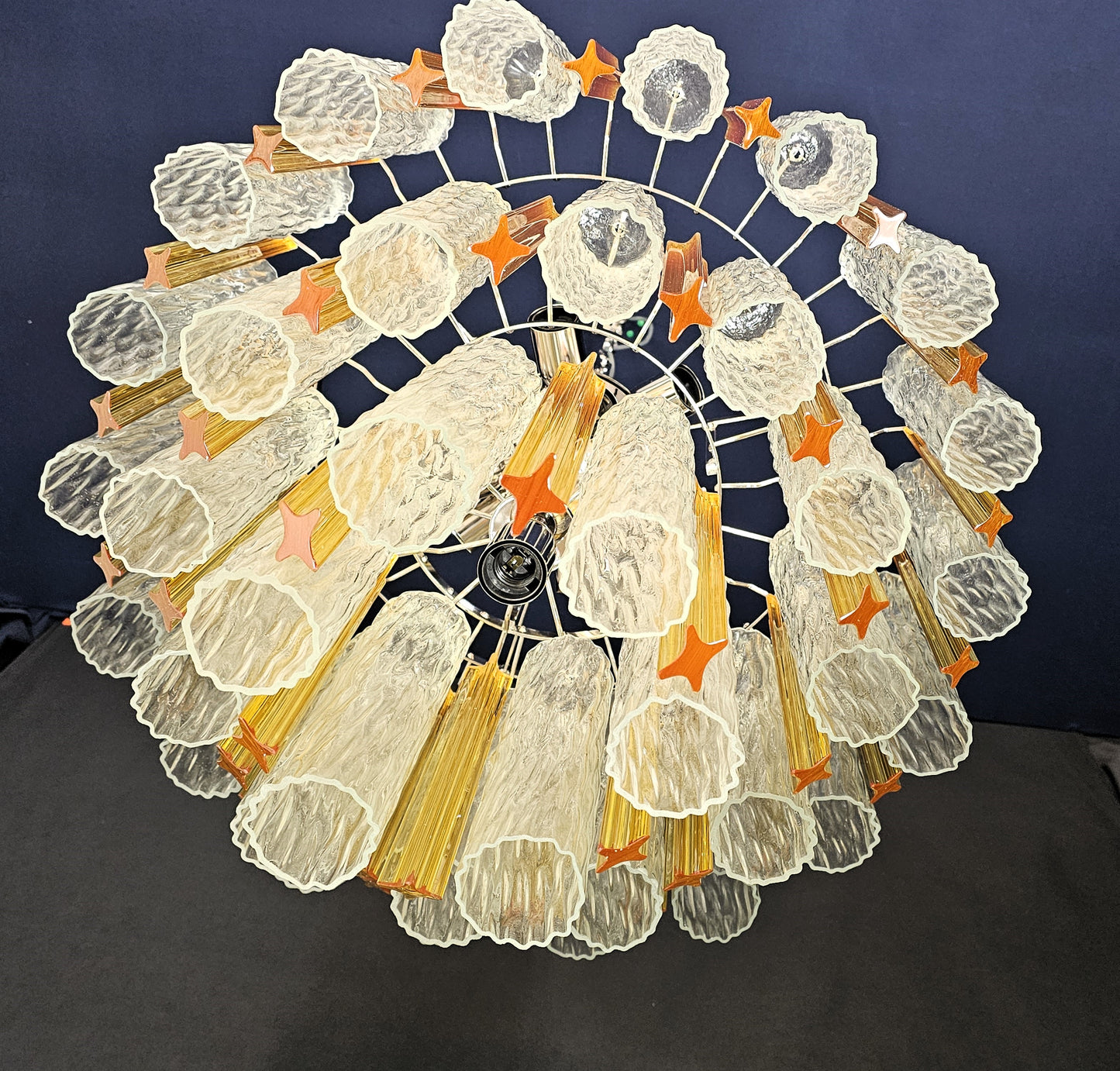 Lampadario Vintage di Murano, stile Barovier, anni'80. Vetri di Murano prismi quadriedri e cilindro. Designed and made in Venice, Italy