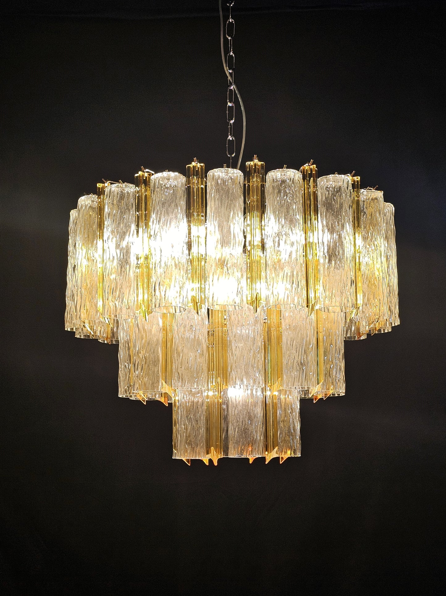 Lampadario Vintage di Murano, stile Barovier, anni'80. Vetri di Murano prismi quadriedri e cilindro. Designed and made in Venice, Italy