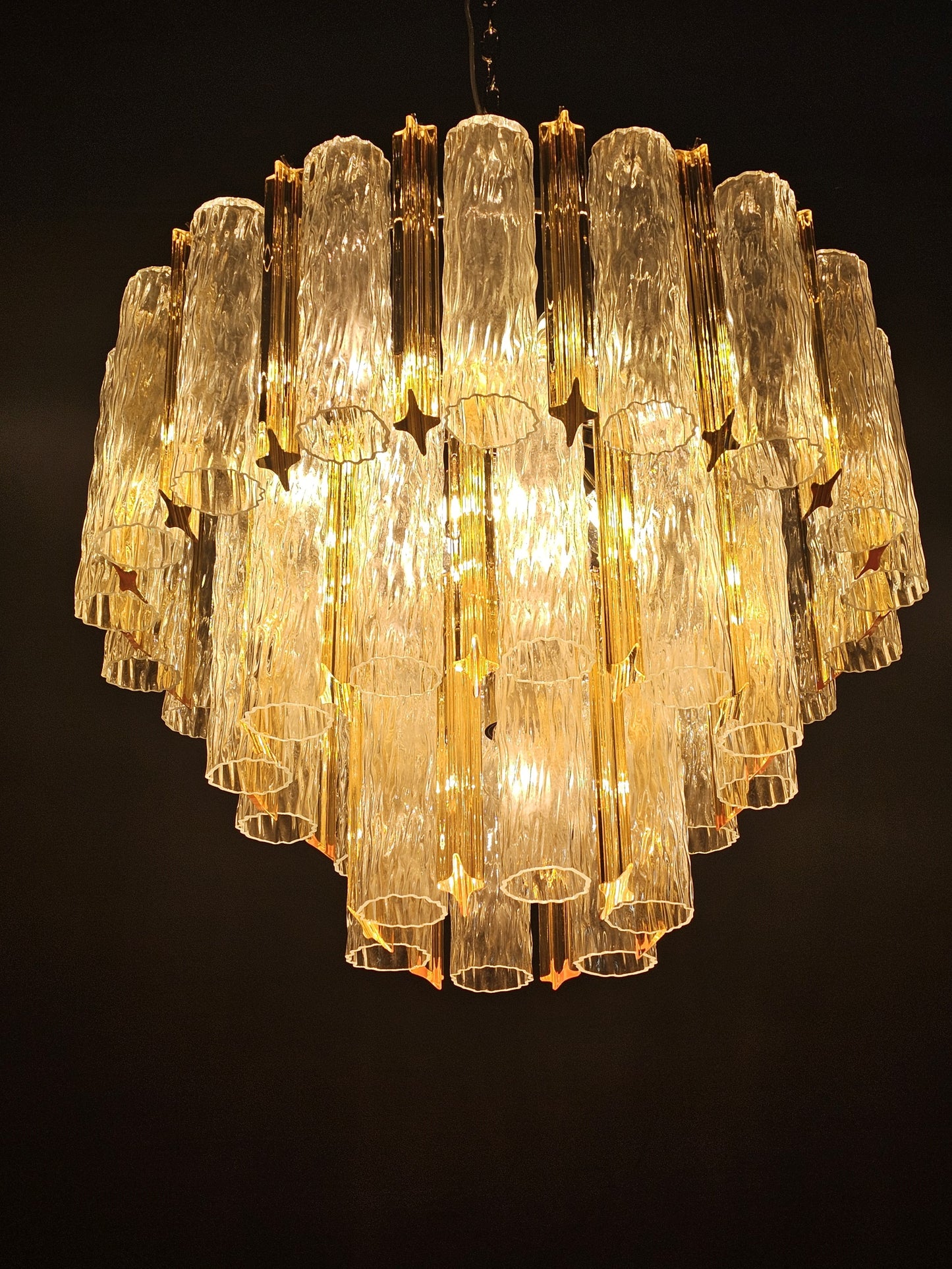 Lampadario Vintage di Murano, stile Barovier, anni'80. Vetri di Murano prismi quadriedri e cilindro. Designed and made in Venice, Italy