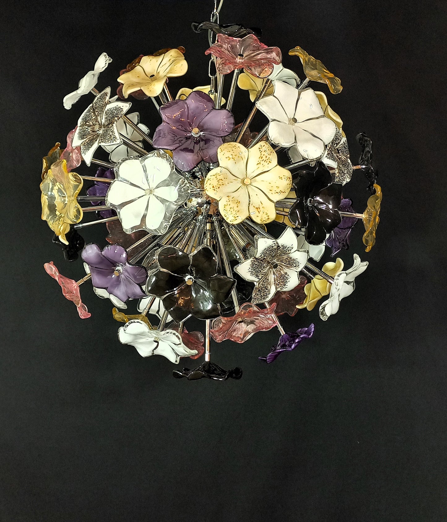 Lampadario Sputnik con vetri di Murano fiori rari e multicolor fatti a mano. Made in Murano, Venice